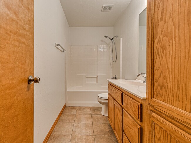 Building Photo - 4117 Green Apple Dr