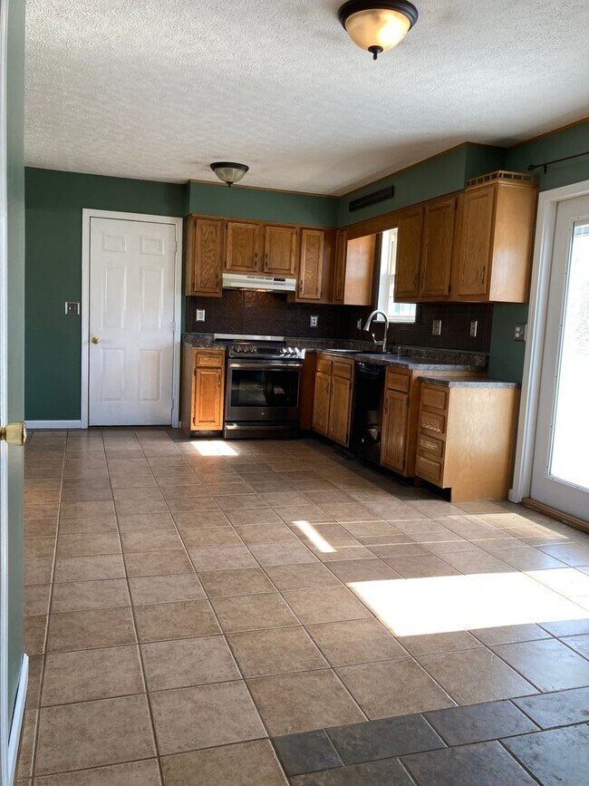 Building Photo - 812 Edgebrook Dr