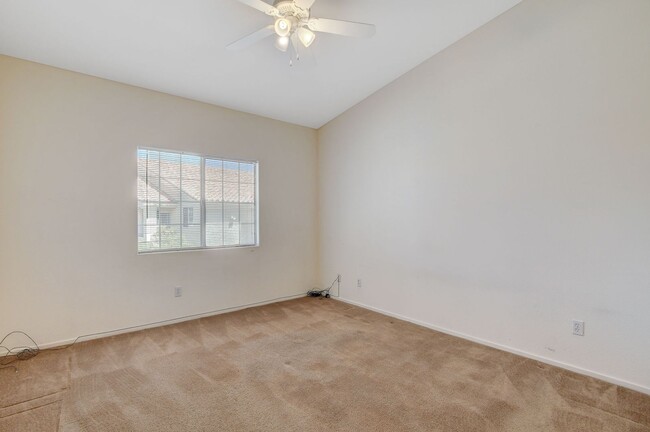 Building Photo - Adorable 2 Bedroom Condo