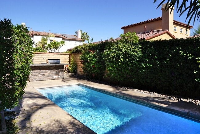 Building Photo - 1816 Pintura Cir W