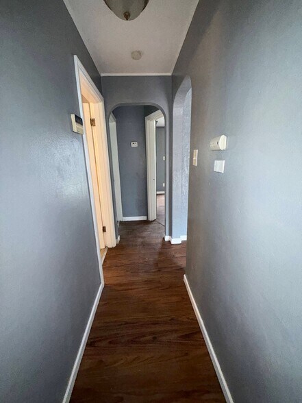 Building Photo - 804 Otto St