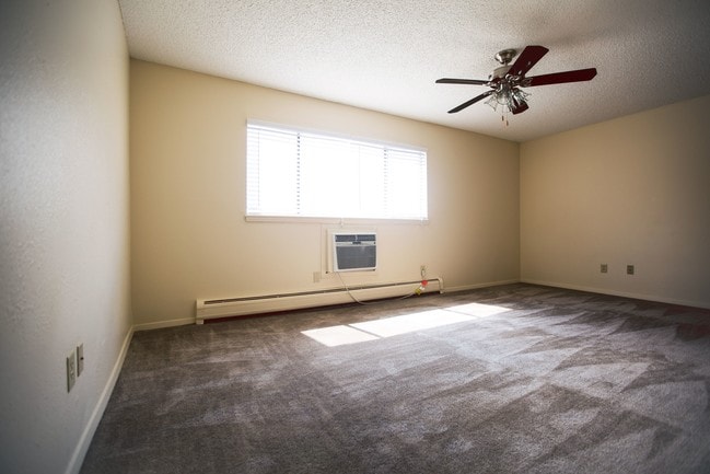 Large Living Area - Park at 54th Apartments