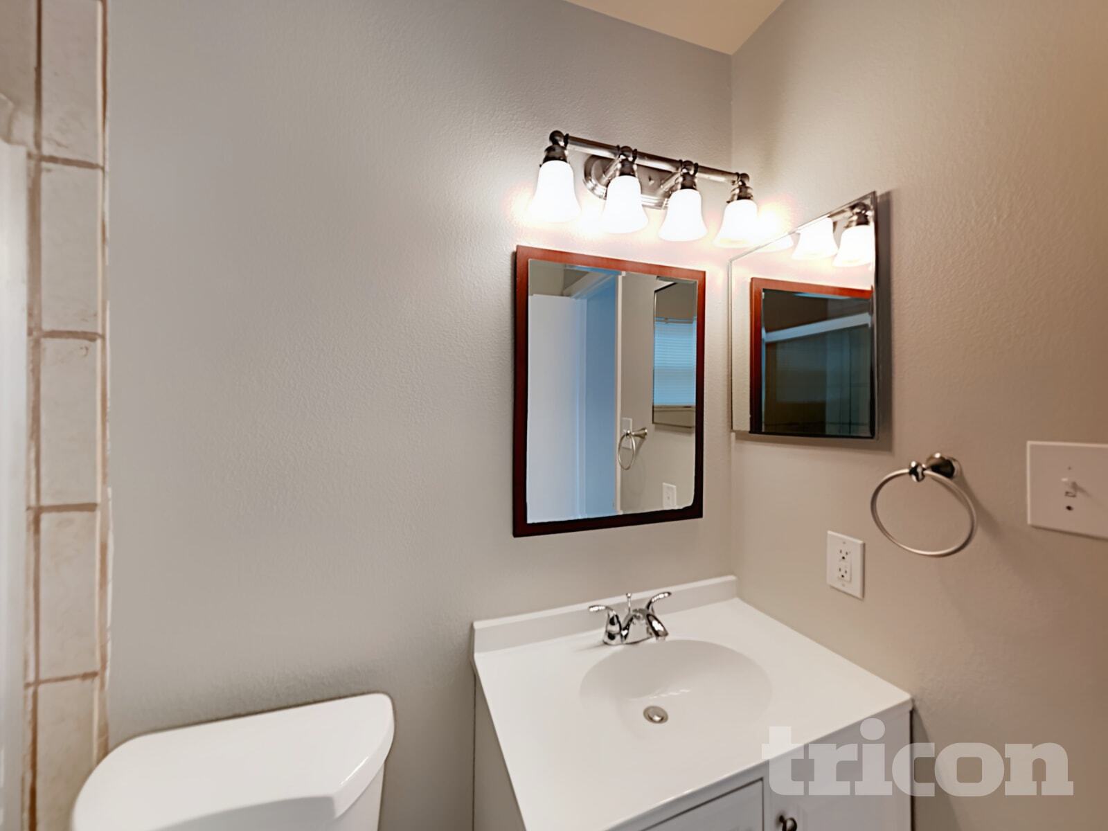 Building Photo - 1757 Lakeview Village Dr