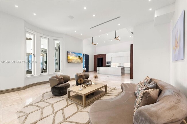 Building Photo - 432 S Hibiscus Dr