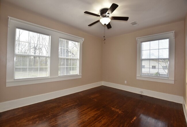 Building Photo - 1623 Texas St