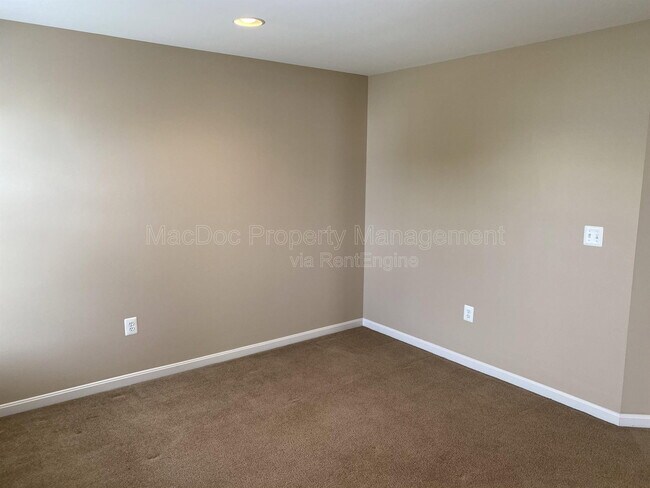 Building Photo - 121 Riggs Rd