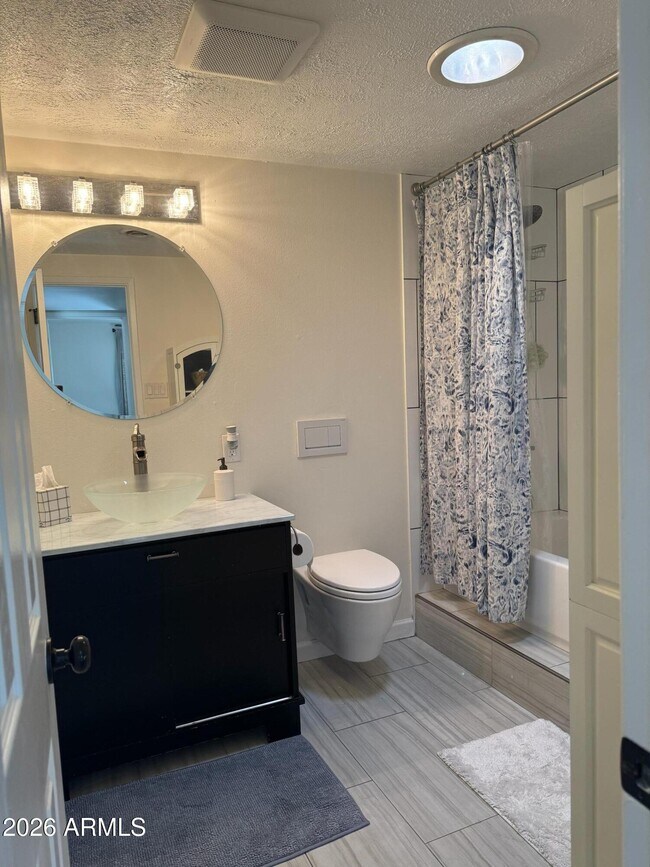 Building Photo - 3756 E Pershing Ave