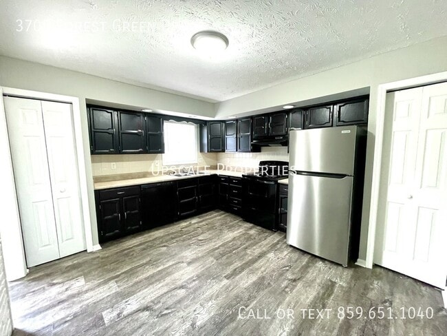 Building Photo - 3705 Forest Green Dr