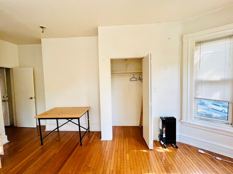 Building Photo - 4401 Locust St