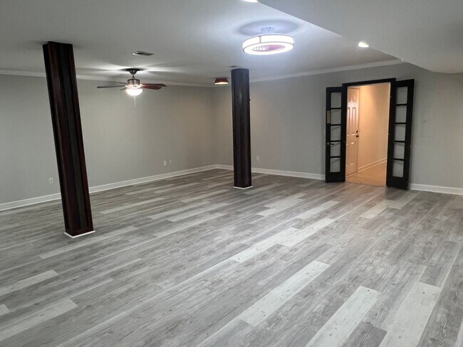 Building Photo - Spacious Updated Home in Windmill Harbour!