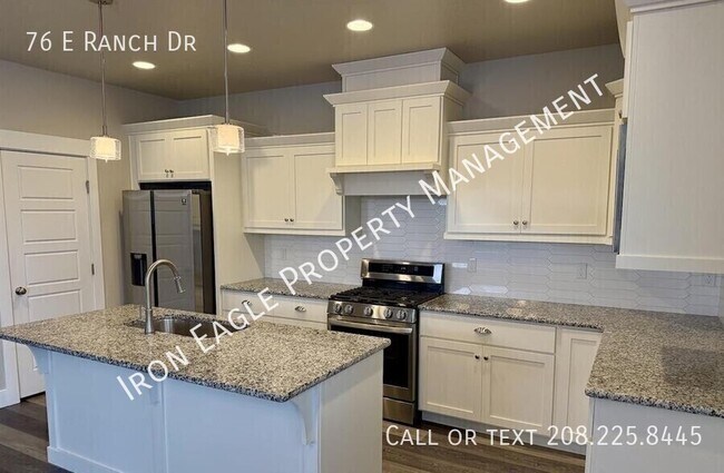 Building Photo - 76 E Ranch Dr