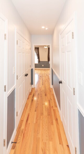 Building Photo - 423 S Eden St