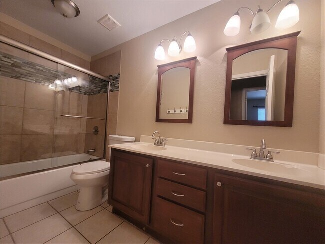 Building Photo - 3835 Smoketree Cir