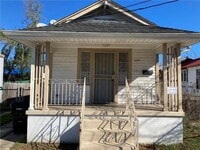 Building Photo - 2021 Music St