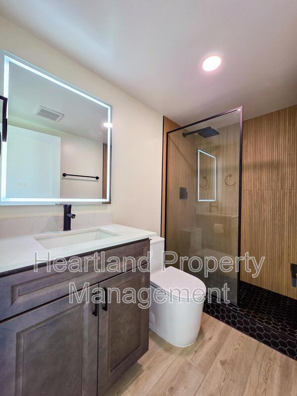 Building Photo - 3344 Lockwood Dr