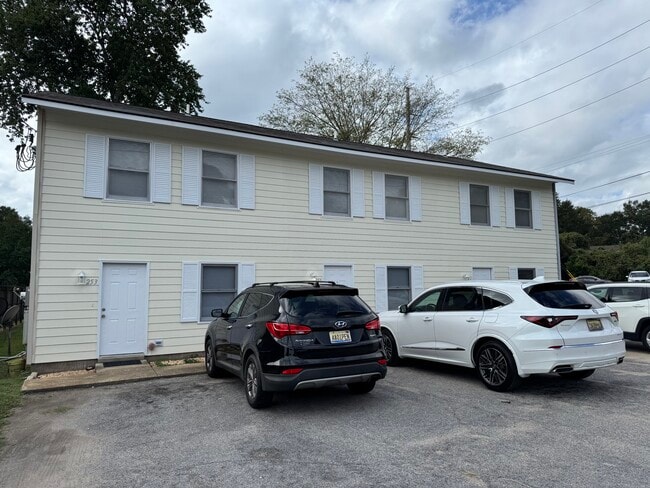 Primary Photo - 257 N Court St