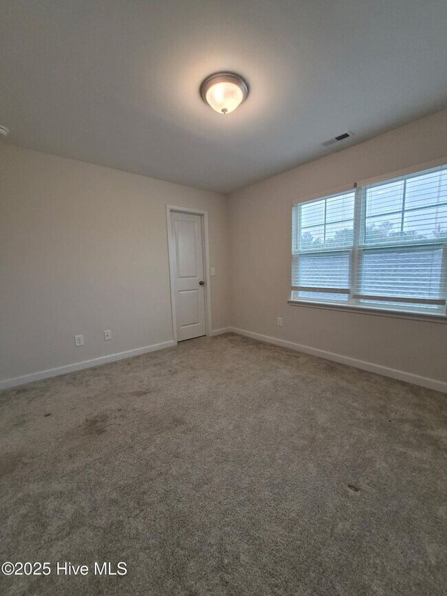 Building Photo - 616 Riggs Rd