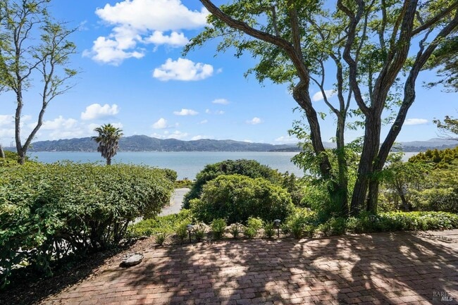 Building Photo - 765 Tiburon Blvd