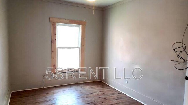 Building Photo - 85 W 2nd St