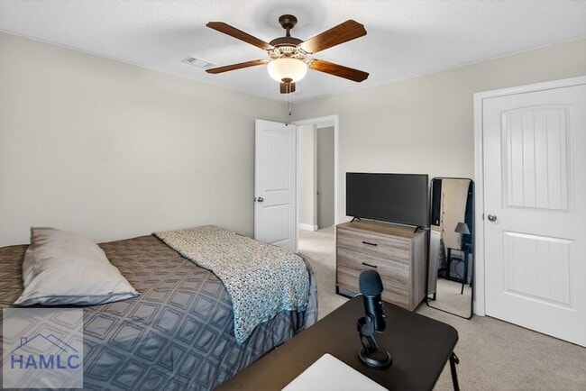 Building Photo - 245 Alcott Cir