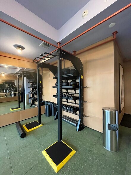 Building Photo - 147 NW 32nd St