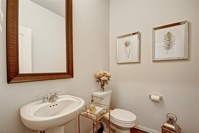Building Photo - 23811 Via Viale Dr