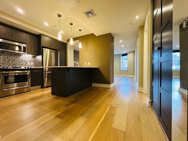 Interior Photo - The Lincoln at Midtown Village