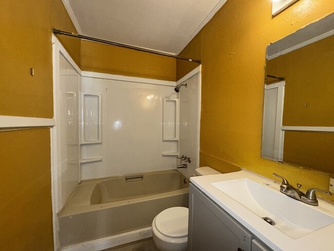 Building Photo - 145 E Santa Clair St