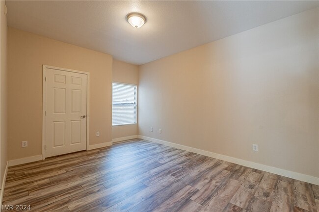 Building Photo - 8250 N Grand Canyon Dr