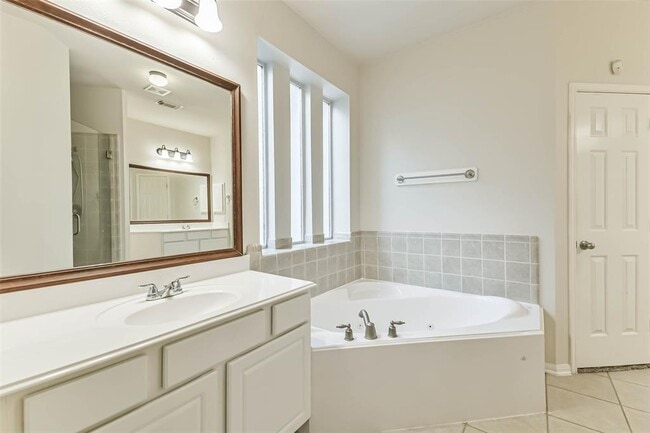 Building Photo - 12935 Bedford Falls Dr