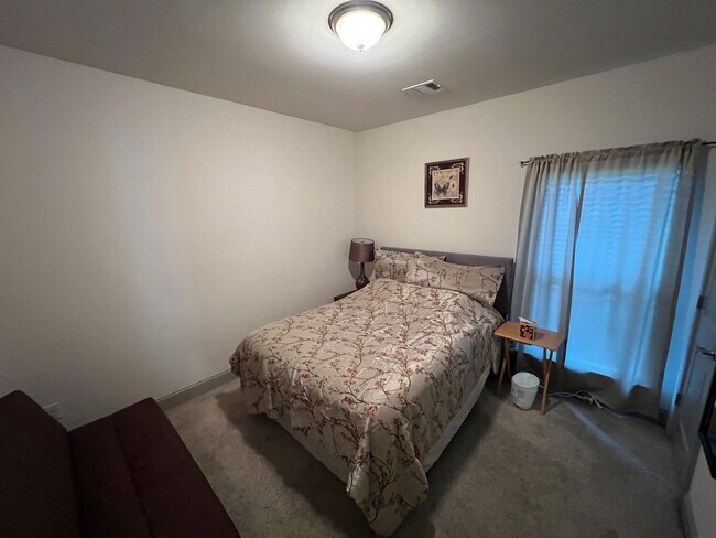 Building Photo - 18063 River Landing Dr