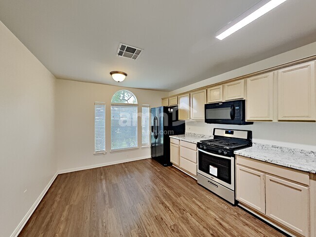 Building Photo - 23126 N Waterlake Dr