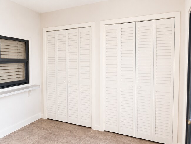 Building Photo - "Seaside Elegance: Fully Furnished 2-Bed, 2-Bath Condo with Granite Finishes & Guest Suite at Coc...