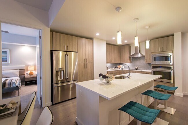 Building Photo - Live Luxury Near Hermann Park – 1 Month Free!