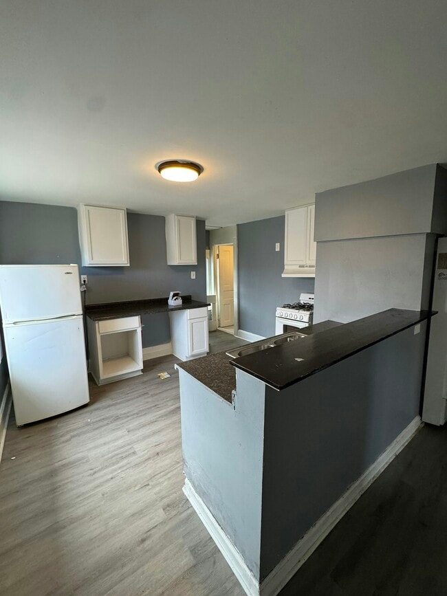 Primary Photo - 2411 61st St