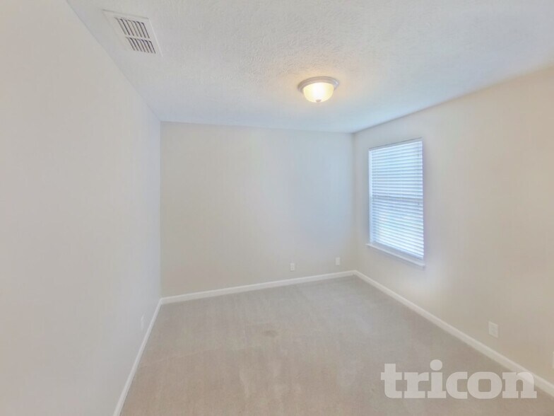 Building Photo - 1729 Alysheba Run