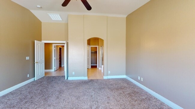 Building Photo - One Story Home Near Beautiful Mountain's Edge Community