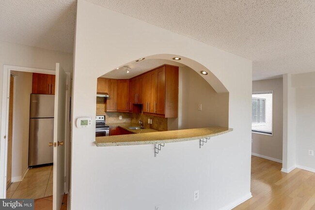 Building Photo - 200 N Pickett St