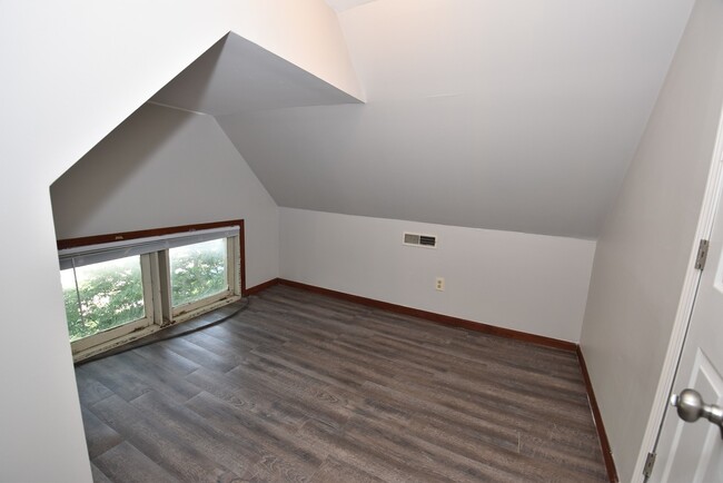 Building Photo - 508 S St Joseph St