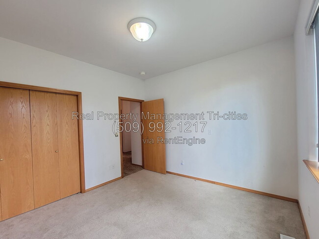 Building Photo - 4111 Joshua Dr
