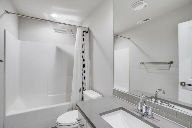 Building Photo - Beautiful 3 Bed, 2.5 Bath Rental Home in H...