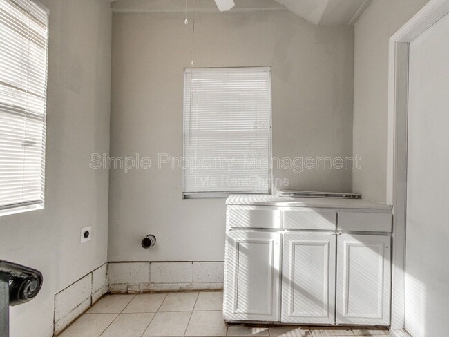 Building Photo - 10 SE Grand Blvd