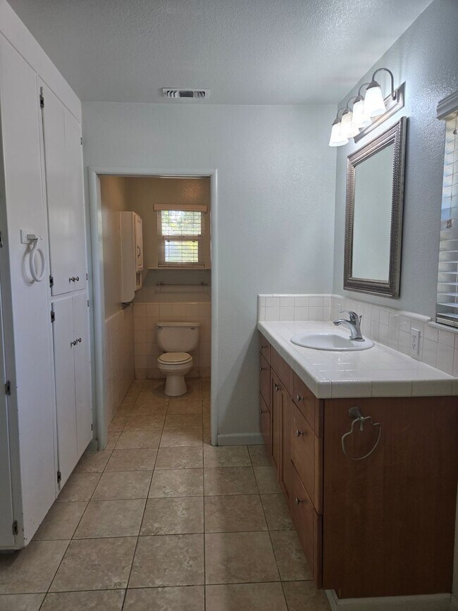 Building Photo - 5437 Griffin Rd