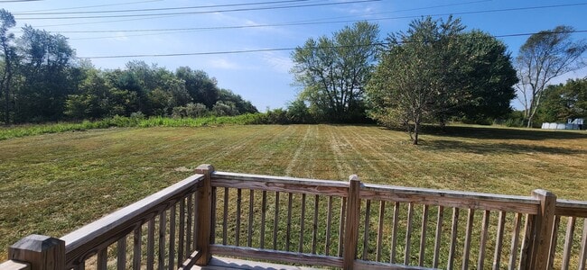 Building Photo - Right in the heart of Crossville *Complete...