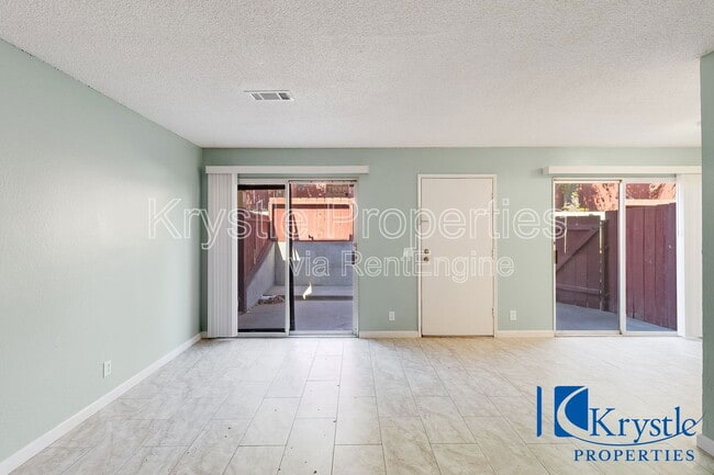 Building Photo - 424 Corcoran Ave