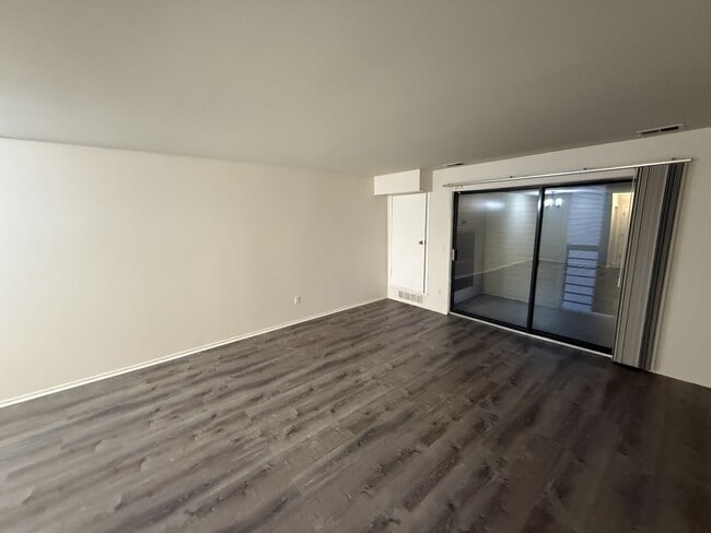 Building Photo - 30414 Orchard Lake Rd