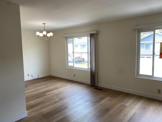 Building Photo - 81 Camelot Ct