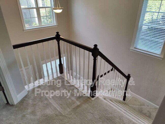 Building Photo - 847 Silver Leaf Dr