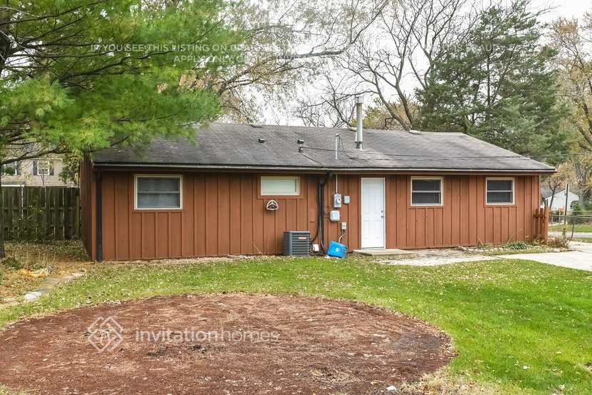 Building Photo - 141 Queenswood Rd