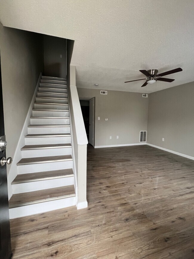 Building Photo - Woodward Apartments